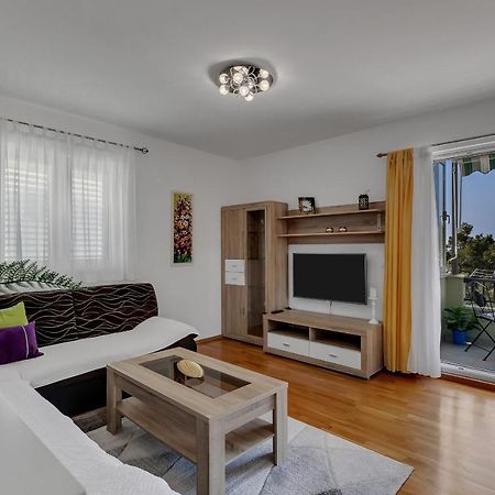 Apartment Pine Fine With Free Parking Makarska Exteriör bild