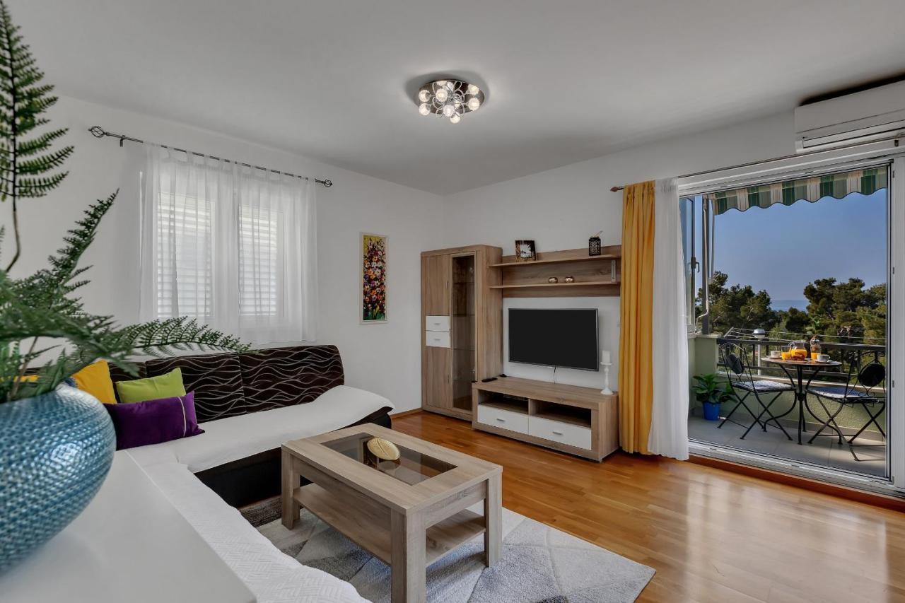 Apartment Pine Fine With Free Parking Makarska Exteriör bild