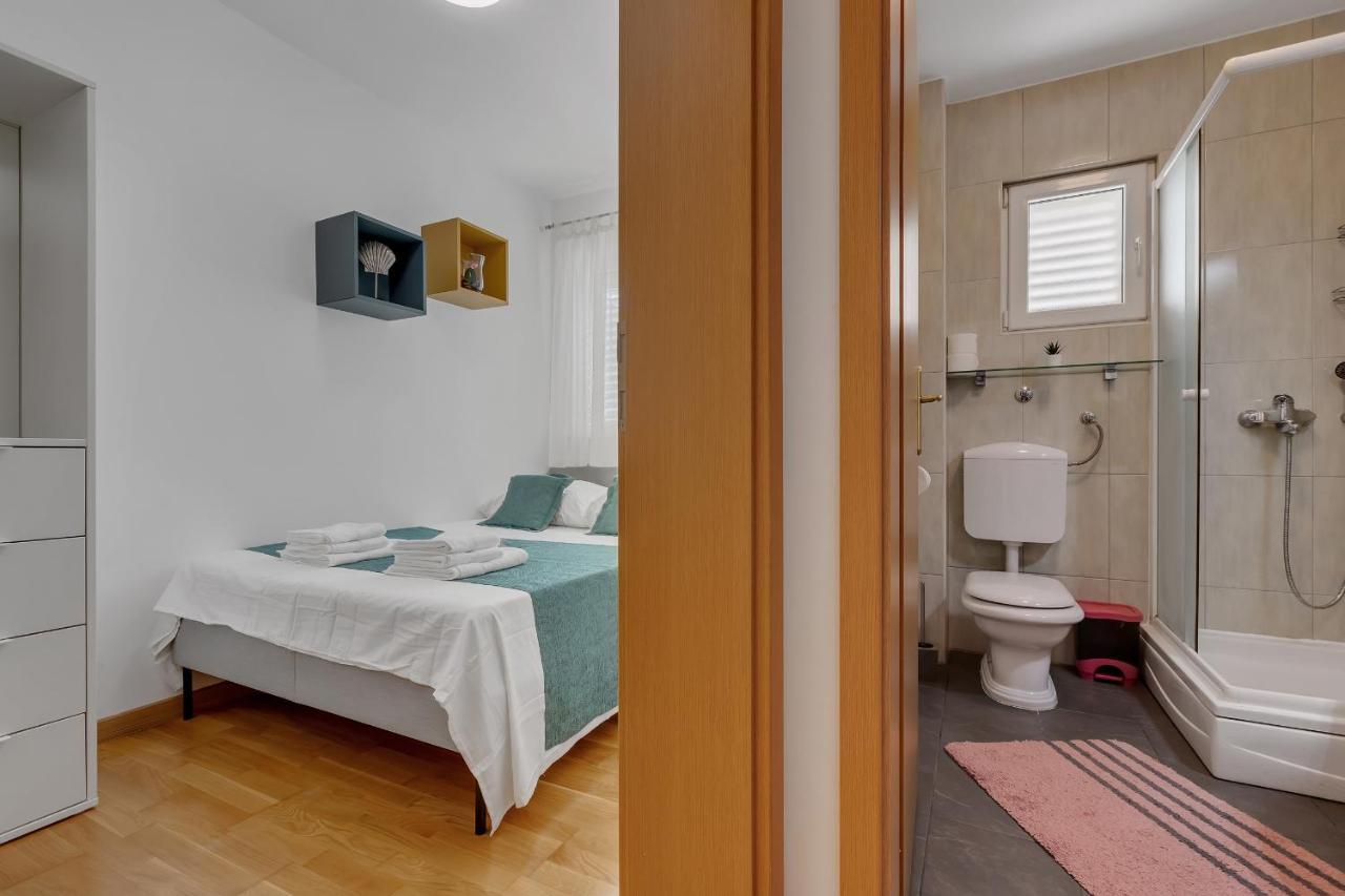 Apartment Pine Fine With Free Parking Makarska Exteriör bild