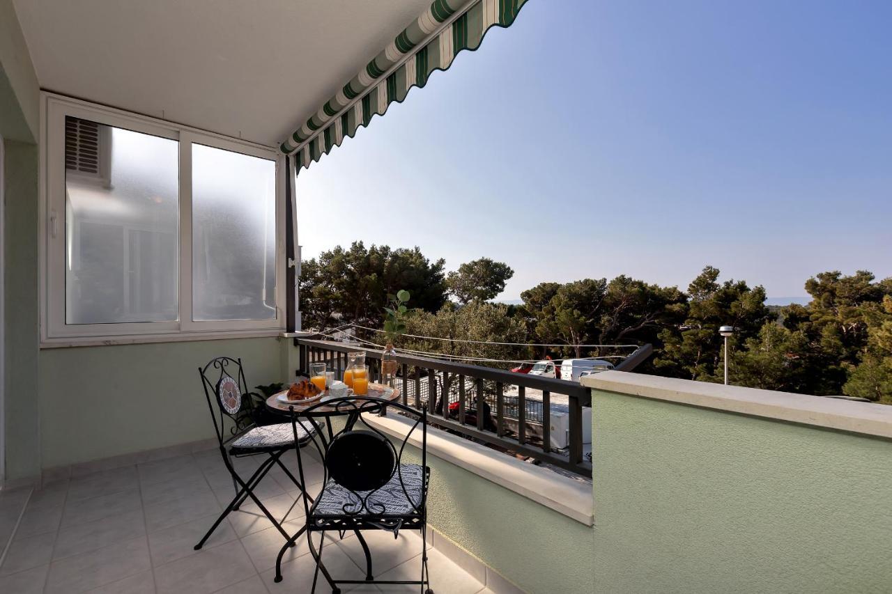 Apartment Pine Fine With Free Parking Makarska Exteriör bild
